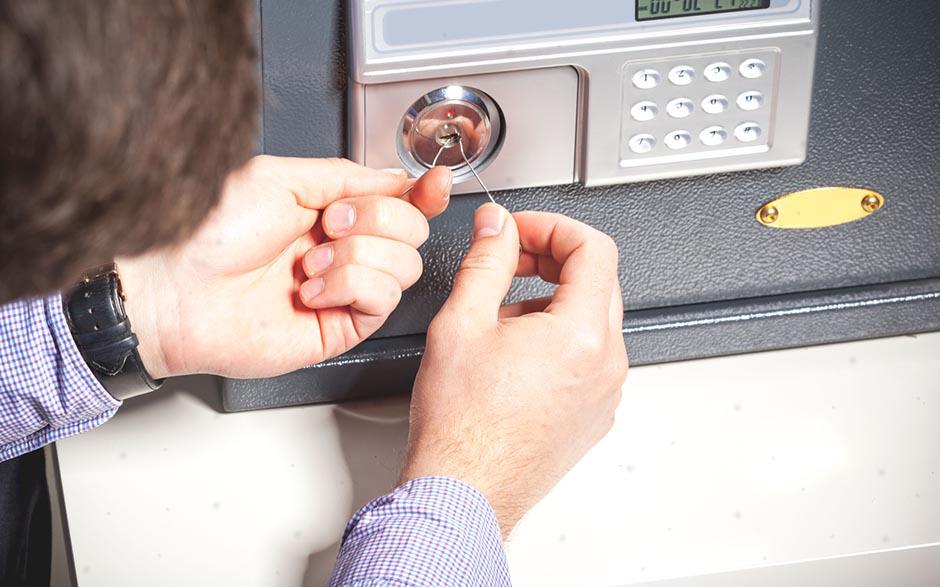 ouvrir une porte fermée à clé Bricard Trets