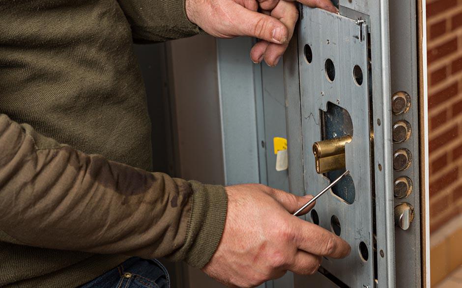  ouvrir une porte fermée à clé Bricard Trets